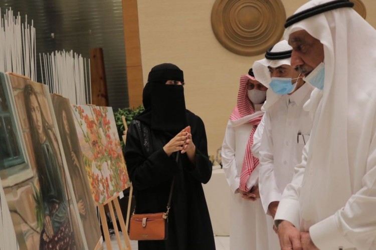 برعاية جمعية الثقافة والفنون .. الفنانة رحاب زكري تدشن معرضها الأول