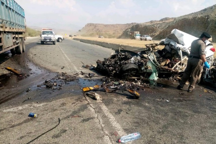 الهلال الأحمر بالباحة : وقوع حادث تصادم على طريق المخواه .. والكشف عن عدد الوفيات والمصابين!