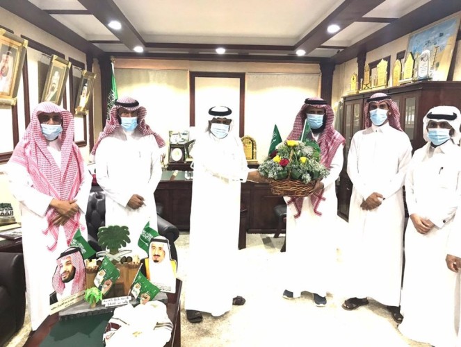 بمناسبة ذكرى البيعة.. محافظ بيش يستقبل مدير مكتب التعليم وعددًا من قادة المدارس