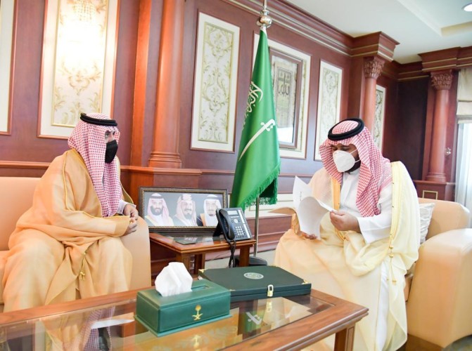 سمو نائب أمير منطقة جازان يطلع على التقرير الخاص بإنجازات وجهود مكافحة المخدرات بالمنطقة..