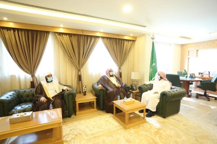 مدير عام فرع وزارة الشؤون الإسلامية بالقصيم يلتقي الشيخ عبدالله الشابانات