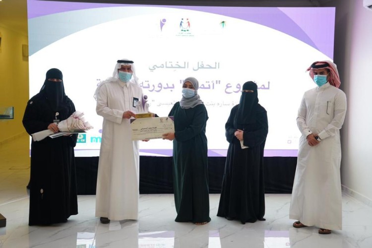 تكريم الفائزين بجائزة أتميز بالأحياء محدودة الدخل بالخبر