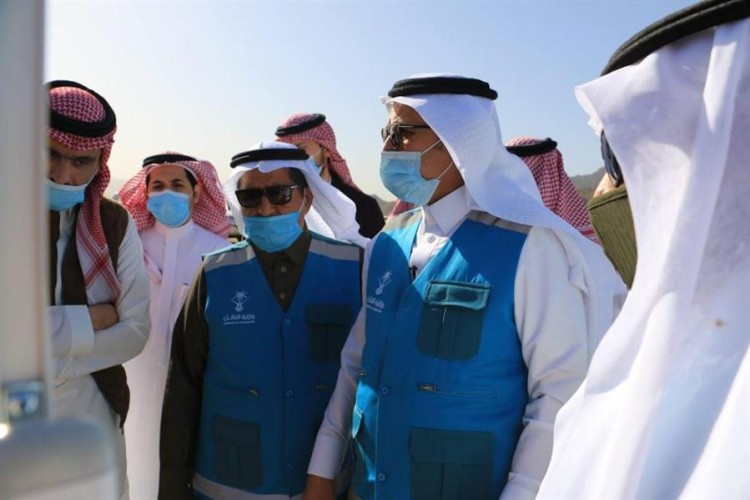 برعاية أمير منطقة المدينة المنورة .. النقل تضع حجر الأساس لمشروع طريق منتزه البيضاء