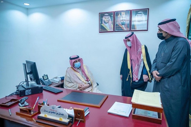 وكيل إمارة منطقة حائل يفتتح مقر مركز القاعد ويدشن نظام التعاملات الإلكترونية