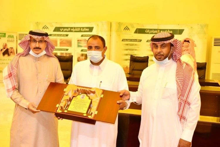 الحُمَّدي يُكَرِّم منسوبي المجلس البلدي ولجانه المختلفة في ختام أعمال العام المالي ٢٠٢٠م