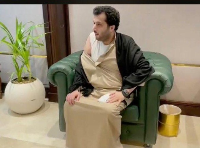 تركي آل الشيخ يكشف عن حالته الصحية بعد مرور 6 ساعات من تلقيه اللقاح ضد فيروس كورونا