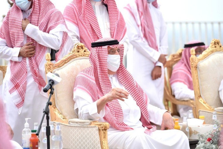 سمو أمير منطقة جازان يتفقد محافظة الدرب ويلتقي الأهالي..