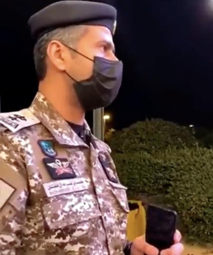 شاهد: لحظة رصد رجال الامن عدداً من المخالفات المتعلقة بالإجراءات الوقائية