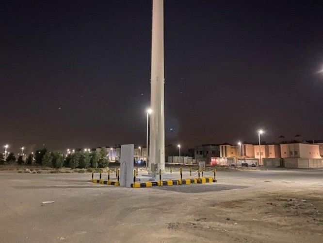 أول رد من أمانة الشرقية على شكاوى عدد من أهالي حي بالظهران بشأن وجود برج اتصالات في منتصف أحد الشوارع