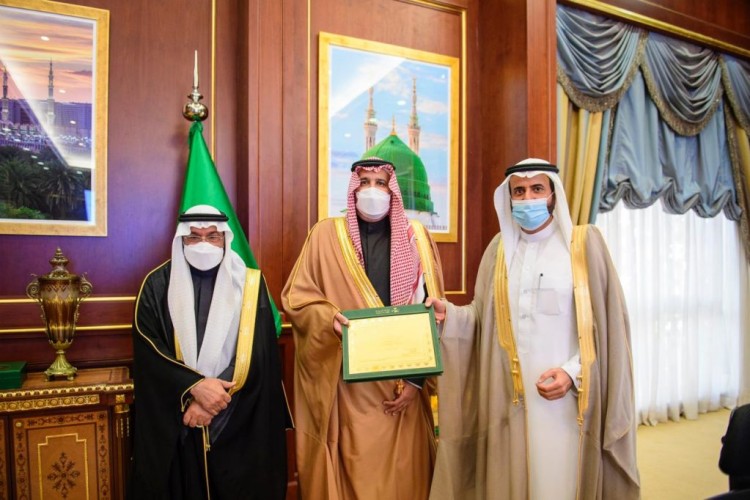 أمير منطقة المدينة يستقبل وزير الصحة وعدد من قيادات الوزارة