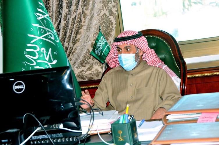 محافظ القريات يلتقي مدير عام الاحوال المدنيه بمنطقة الجوف