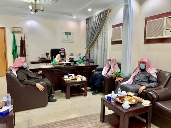 مدير عام فرع الرئاسة العامة لهيئة الأمر بالمعروف بالمنطقة الشرقية يتابع تنفيذ حملة (الخوارج شرار الخلق) بهيئة محافظة النعيرية