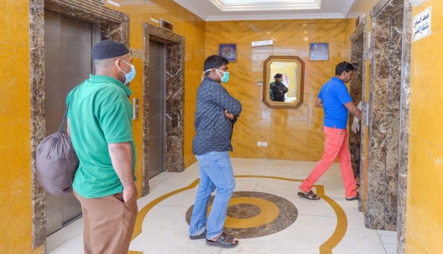 مجدداً .. النيابة العامة تحذر من أي تجمع عمالي يتكون بأكثر من 5 أشخاص داخل المباني والمنازل