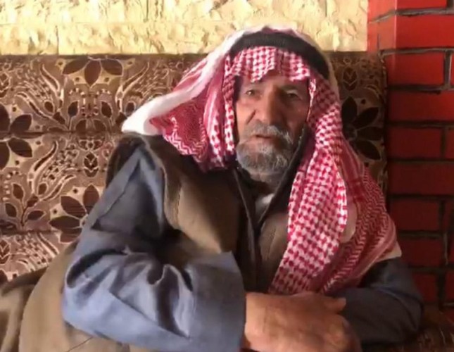 بالفيديو: مواطن مسن يوجه نصيحة هامة لمن هم غير مبالين بفيروس كورونا ويقومون بالتجمعات