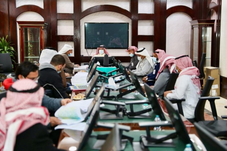 لجنة تنسيق المشروعات بالجوف تبحث مشروع الربط بين محطات الكهرباء بمدينة سكاكا .