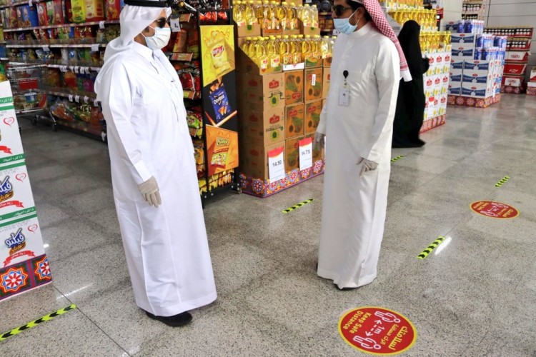 بقيادة “آل مصمع” .. بلدية رجال ألمع تكثف جهودها للتأكد من تطبيق الإجراءات الاحترازية