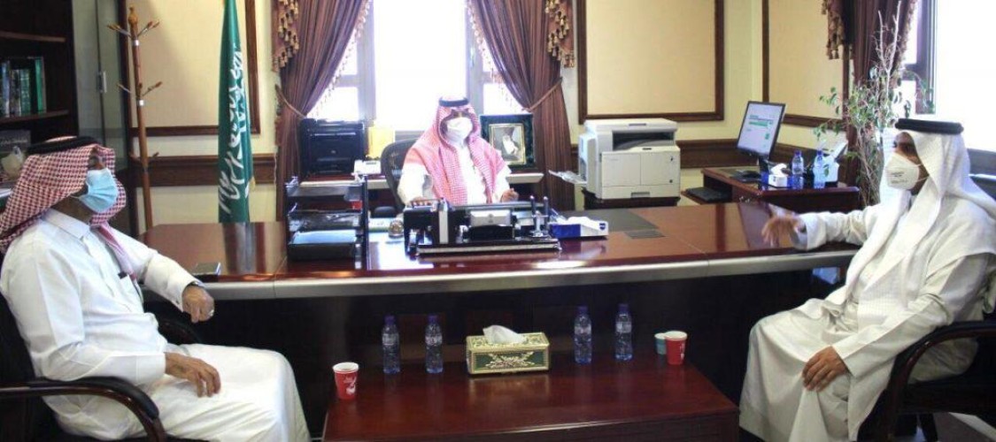 محافظ أملج يلتقي المدير العام لتعليم تبوك