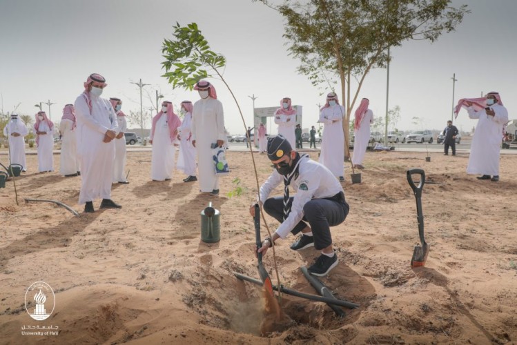 معالي رئيس جامعة حائل يرعى انطلاقة فعاليات (أسبوع البيئة) تحت شعار (نحمي بيئتنا لرفاه مجتمعنا)