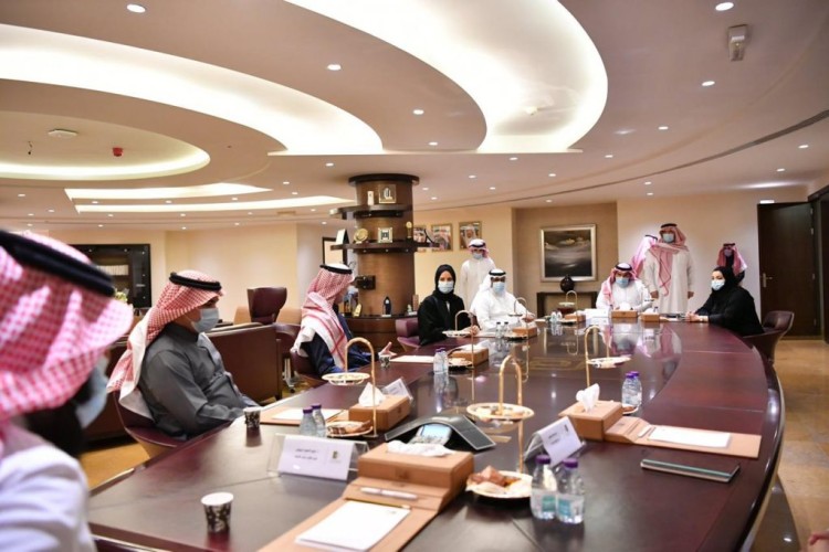 الجامعة الإلكترونية وجامعة الجوف تبحثان سبل التعاون وتبادل الخبرات