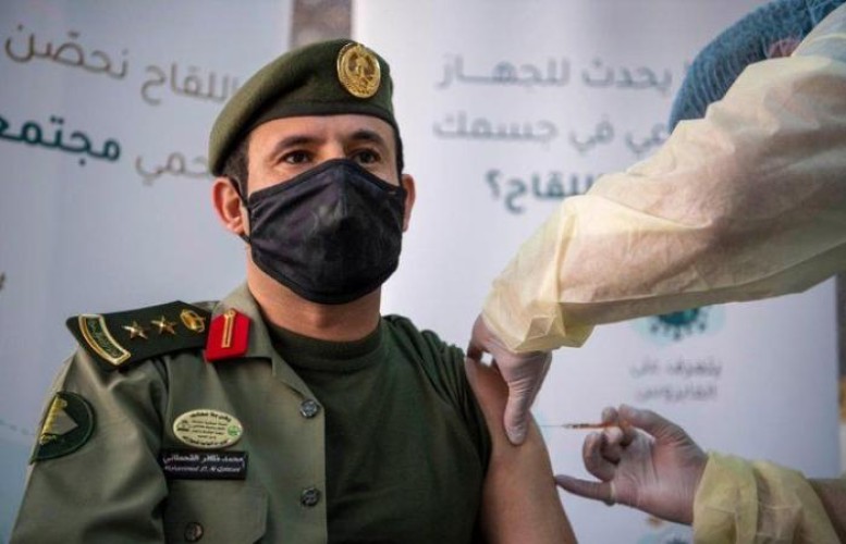 “الخدمات الطبية بوزارة الدخلية” تقدم لقاح فيروس كورونا لمنسوبي القطاعات الأمنية في شرورة