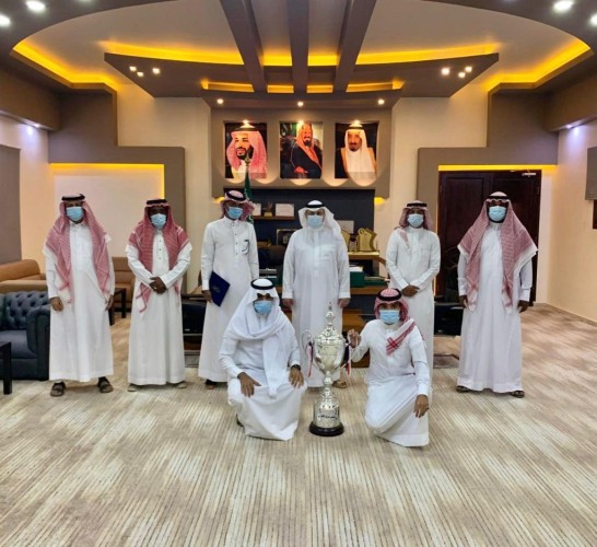 محافظ أحد المسارحة يستقبل فريق سمبدوريا