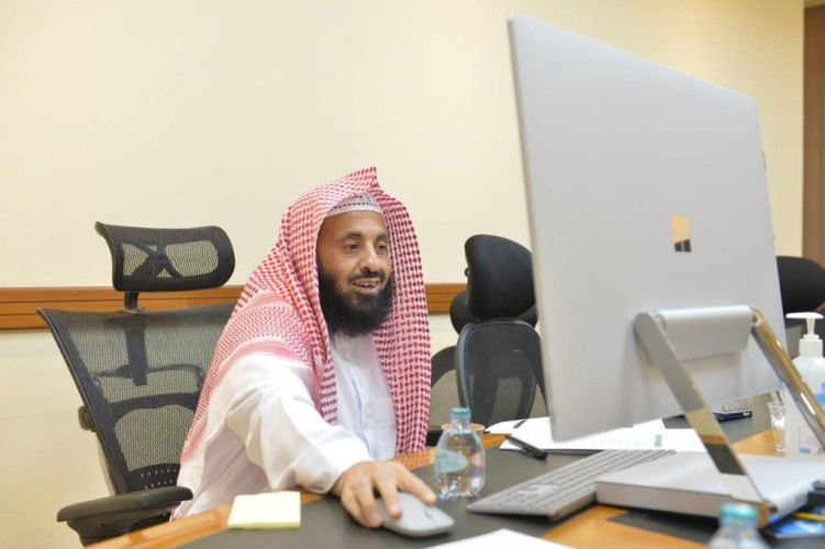 الأمن الفكري برئاسة هيئة الأمر بالمعروف تنفذ لقاء (الحملات الشرسة ضد المملكة وسبل الوقاية منها) لمنسوبي هيئة القصيم