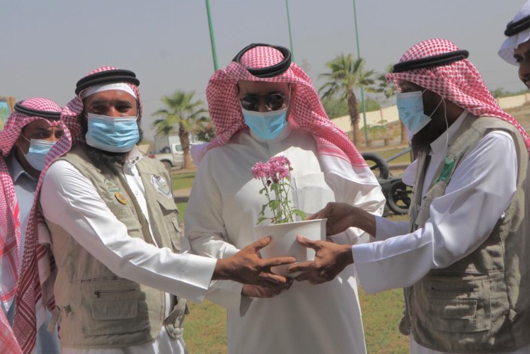 العقيلي يفتتح أسبوع البيئة بمركز العالية