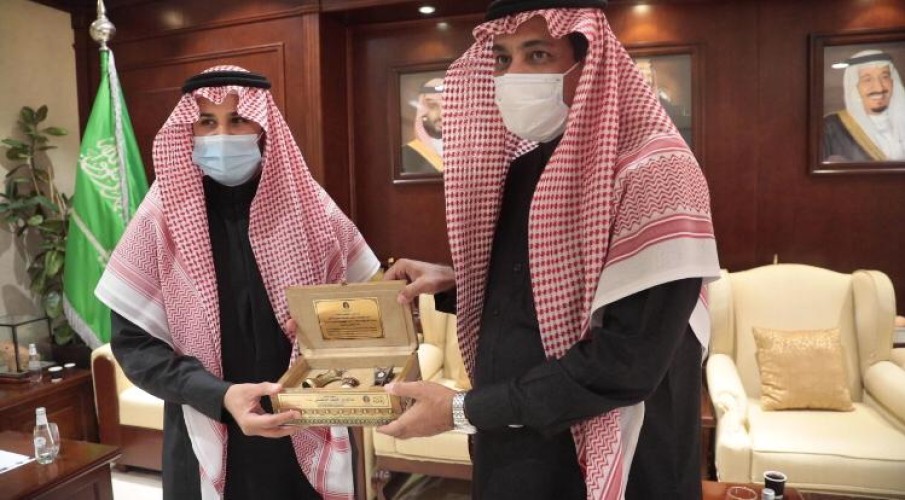 معالي رئيس جامعة حائل يستقبل الأمين العام لرعاية الأيتام