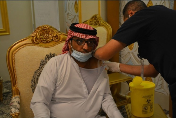 الشؤون الإسلامية بجازان بالتعاون مع المديرية العامة للصحة بالمنطقة  تقدم لقاح كورونا لمنسوبيها