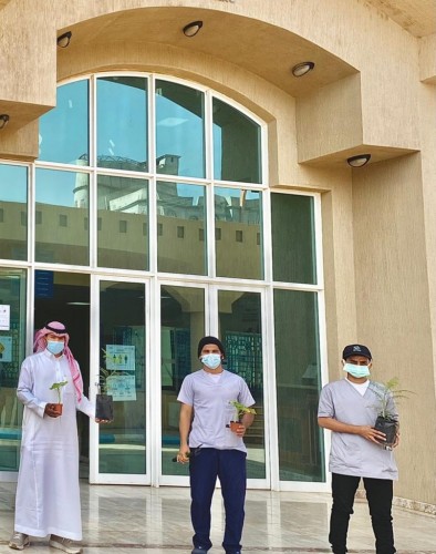 بالصور…. منسوبوا المعهد الصناعي الثانوي وفرع الكلية التقنية بالفرشة يفعلون أسبوع البيئة