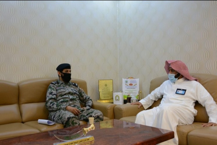 مدير الشؤون الإسلامية يبحث التعاون  في مجال الدعوة إلى الله مع مدير الشؤون الدينية بإصلاحية جازان
