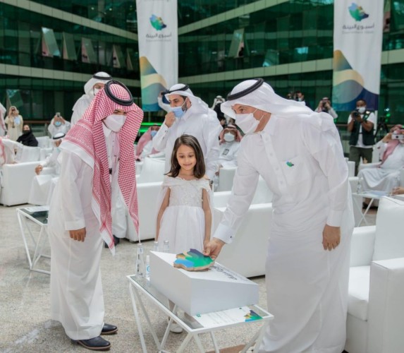 بمشاركة أكثر من 40 جهة…. الوزير “الفضلي” يدشن فعاليات “أسبوع البيئة” السعودي