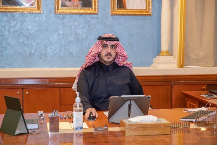 سمو أمير منطقة الجوف يؤكد استمرار الجولات الميدانية للتأكد من تطبيق اجراءات الوقاية من كورونا