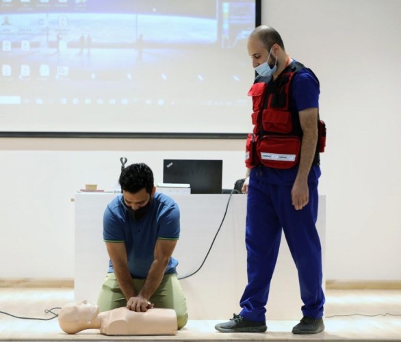 335 متدرب على الإنعاش القلبي الرئوي بالهلال الأحمر بمنطقة مكة المكرمة