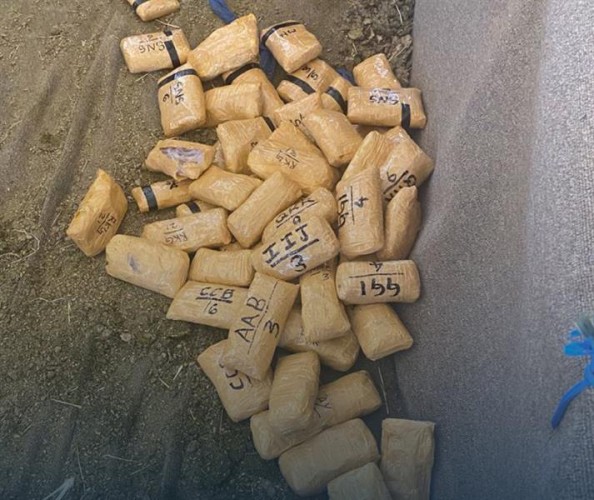 بلغ وزنها 66 كيلو .. بالصور: الجمارك تحبط محاولة تهريب مشغولات ذهبية خبأت بطريقة احترافية