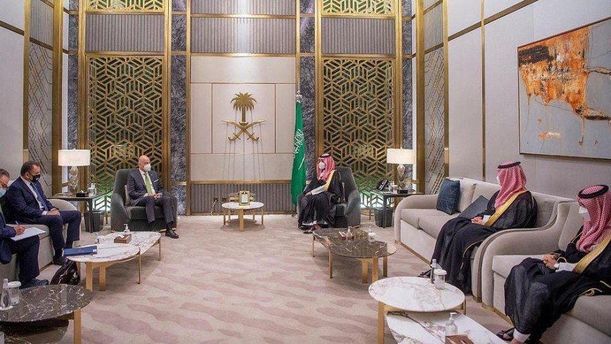 ولي العهد ووزير خارجية اليونان يستعرضان العلاقات الثنائية وأوجه التعاون المشترك