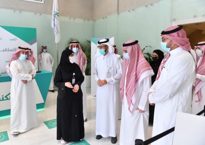 رئيس الهيئة العامة للغذاء والدواء يفتتح معرض “سكني” بمقر الهيئة