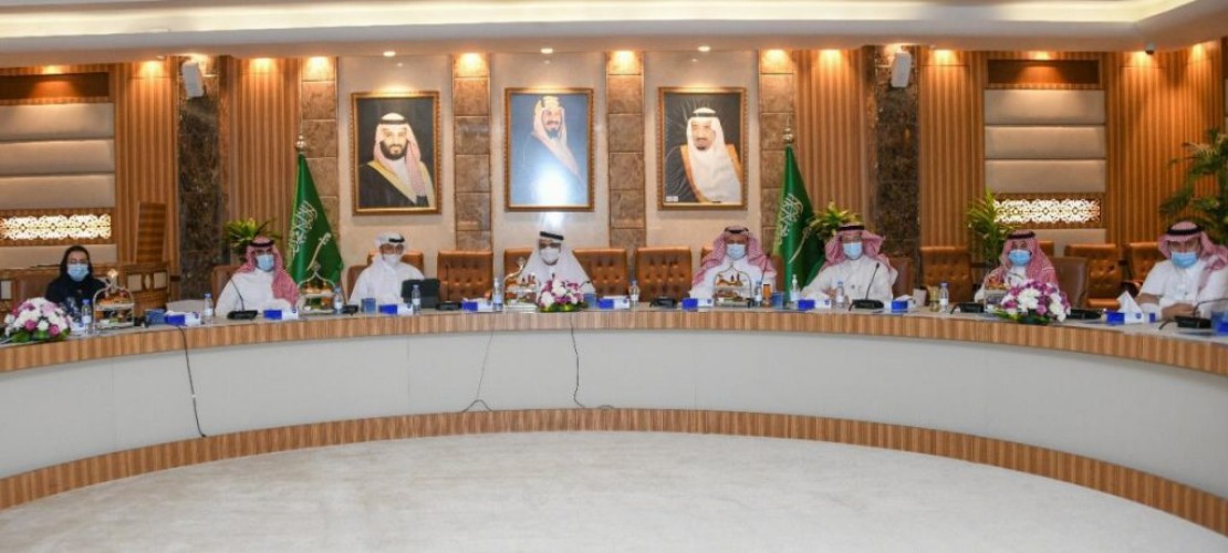 أمين الشرقية والمشرف العام على دعم وتمكين الأمانات بوزارة الشؤون البلدية والقروية والإسكان يطلعان على أبرز مشاريع أمانة الشرقية