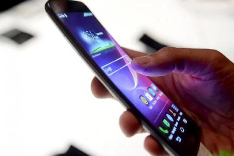 قانوني: تصوير المضاربات ونشرها جريمة تشهير تلحق الضرر بالآخرين ويعاقب مرتكبها بالسجن وهذه الغرامة