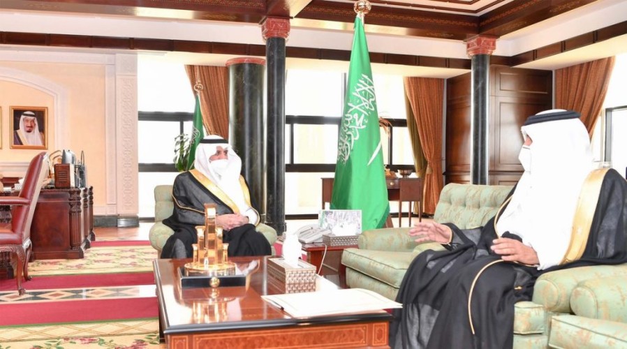 أمير تبوك يطلع على تقرير الاختبارات عن بُعد لمدارس المنطقة