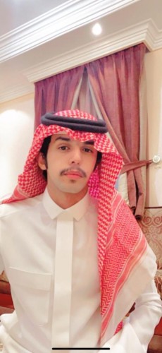 “آل هادي” يحتفل بتخرجه مهندساً