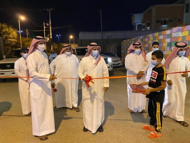 “اليزيدي رئيس مركز القحمة يشيد بشباب المركز لجهودهم في تزيين الحواري لاستقبال شهر رمضان”