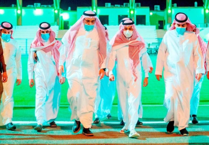 سمو نائب أمير منطقة حائل يزور مقر نادي الجبلين