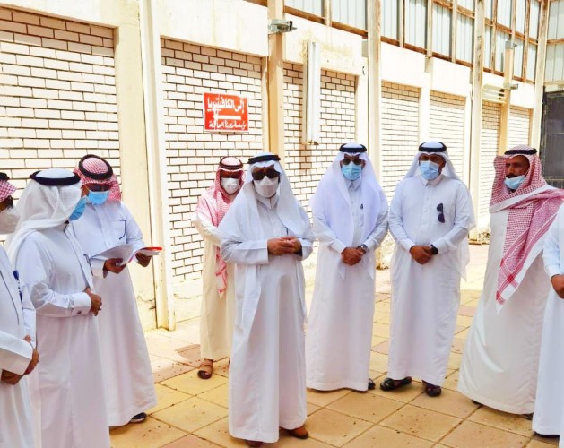 معالي رئيس جامعة الباحة يتفقد كلية العلوم والآداب بالمخواة