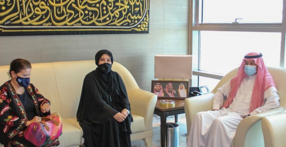 سفير المملكة بالأدرن يلتقي رئيسة الاتحاد النسائي الأردني العام في مكتبه