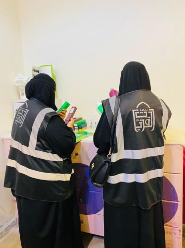 مراقبات بلدية القريات ينفذن 49 جولة رقابية على المجمعات ومنشأت التزيين خلال خمسة أيام