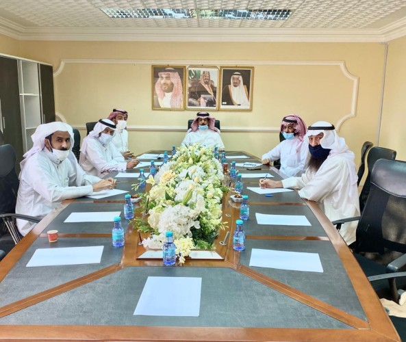 محافظ ضرية يبحث مع بنك التنمية الاجتماعية دعم الجمعيات الخيرية و اللجان الاجتماعية