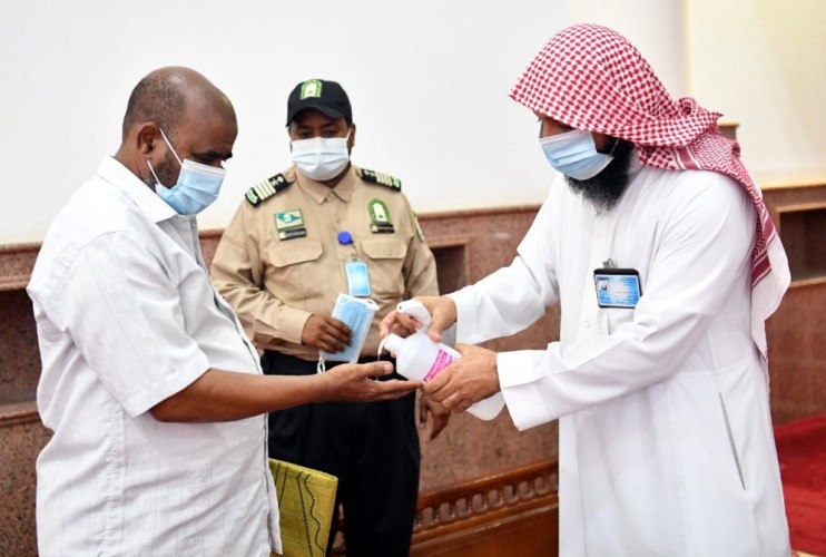 الشؤون الإسلامية بجازان تكمل استعداداتها لاستقبال المصلين خلال رمضان