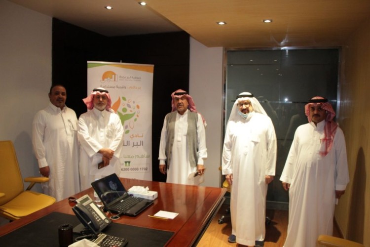 نادي البر التطوعي.. لوحات إنسانية بألوان الرؤية التنموية..