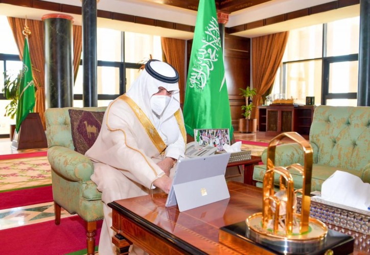 أمير تبوك يدشن حملة ” إخرج زكاتك من بيتك ” بالمنطقة